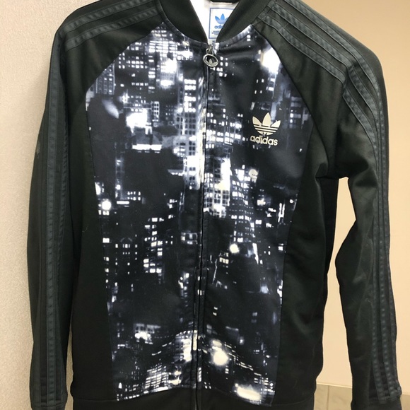 Adidas woman’s bomber jacket. - Picture 1 of 3